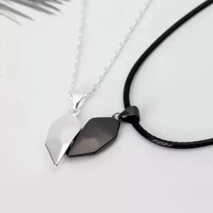 Set de Collares de Medio Corazón